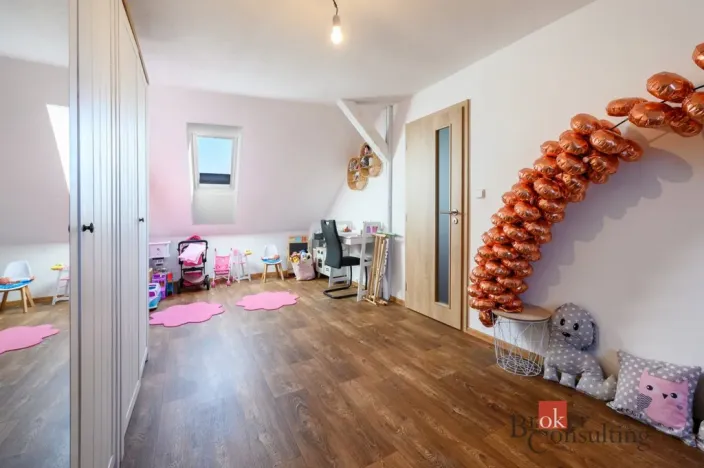 Prodej rodinného domu, Koloveč, nám. Svobody, 160 m2