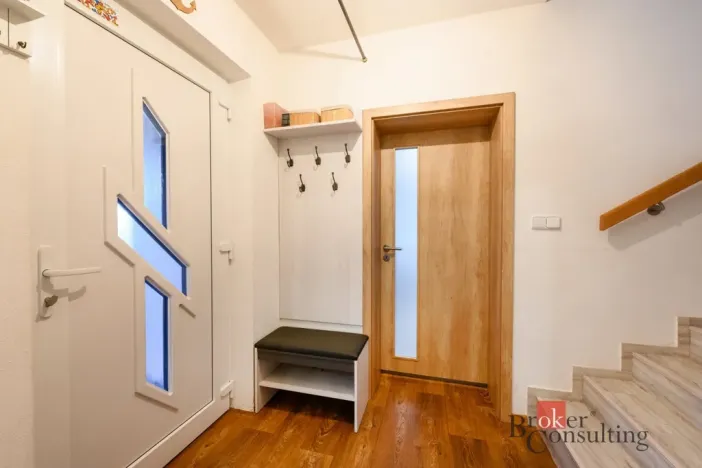 Prodej rodinného domu, Koloveč, nám. Svobody, 160 m2