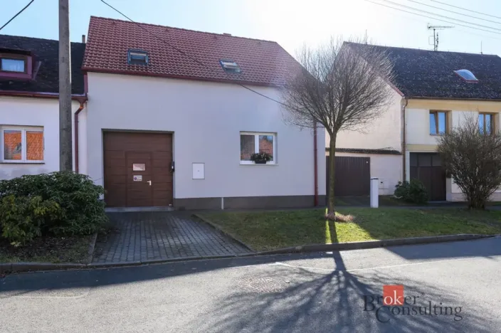 Prodej rodinného domu, Koloveč, nám. Svobody, 160 m2