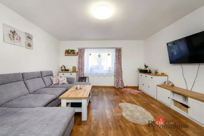 Prodej rodinného domu, Koloveč, nám. Svobody, 160 m2