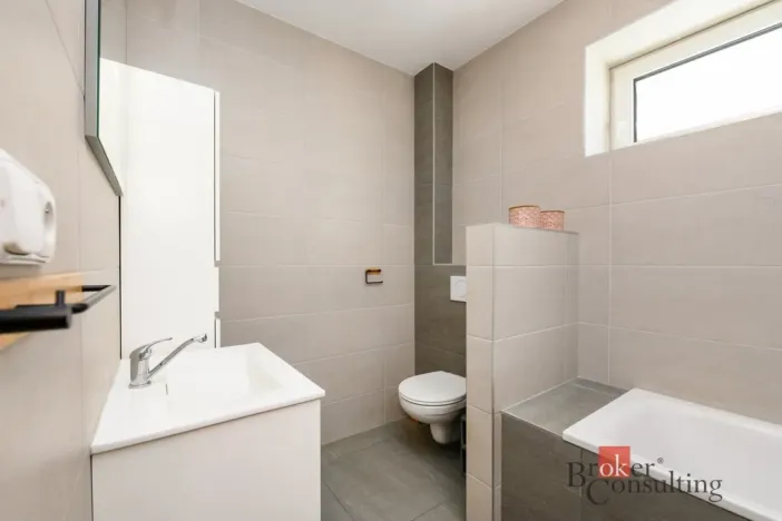 Prodej rodinného domu, Koloveč, nám. Svobody, 160 m2