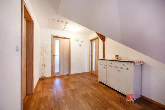 Prodej rodinného domu, Koloveč, nám. Svobody, 160 m2