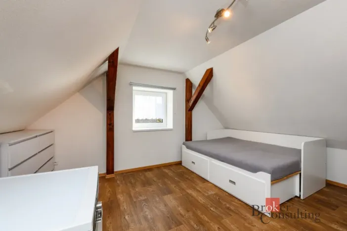 Prodej rodinného domu, Koloveč, nám. Svobody, 160 m2