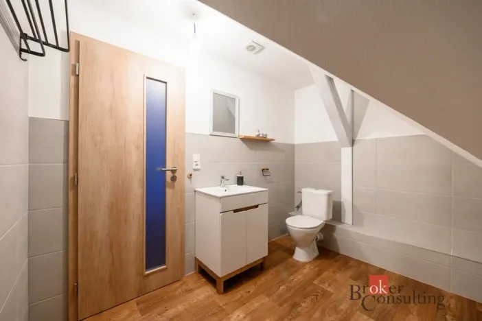 Prodej rodinného domu, Koloveč, nám. Svobody, 160 m2