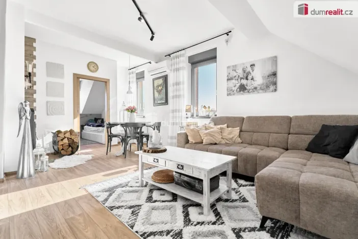 Prodej bytu 4+1, Karlovy Vary - Stará Role, Příčná, 92 m2