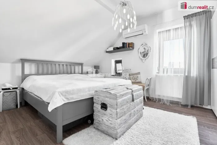 Prodej bytu 4+1, Karlovy Vary - Stará Role, Příčná, 92 m2