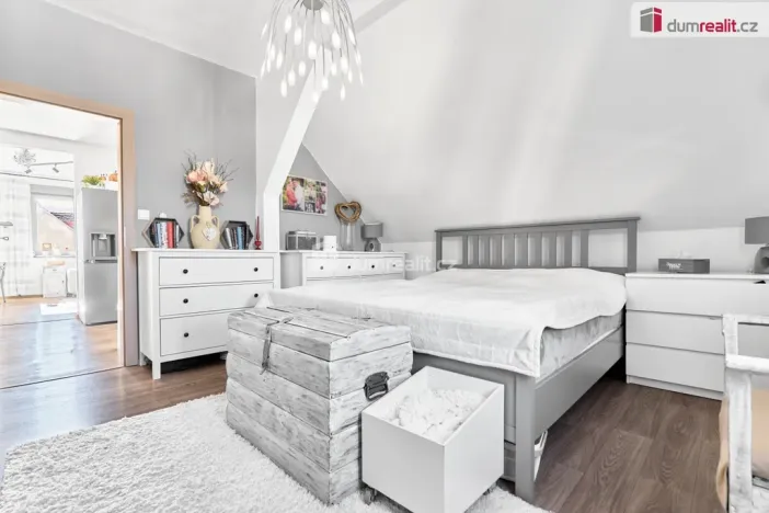 Prodej bytu 4+1, Karlovy Vary - Stará Role, Příčná, 92 m2