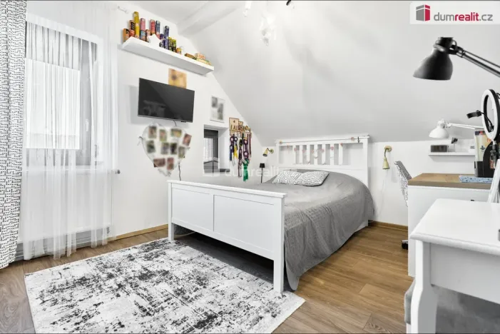 Prodej bytu 4+1, Karlovy Vary - Stará Role, Příčná, 92 m2