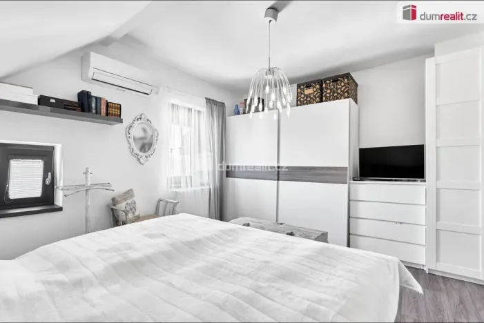 Prodej bytu 4+1, Karlovy Vary - Stará Role, Příčná, 92 m2