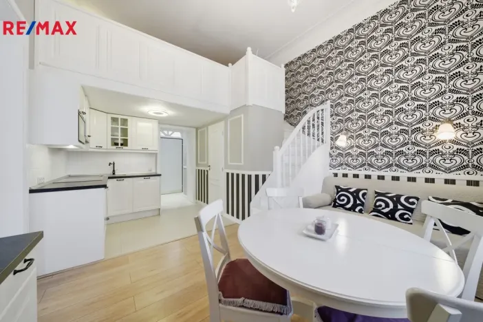 Prodej bytu 2+kk, Karlovy Vary, Krále Jiřího, 49 m2