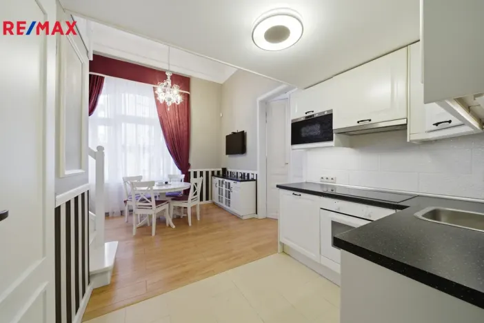 Prodej bytu 2+kk, Karlovy Vary, Krále Jiřího, 49 m2