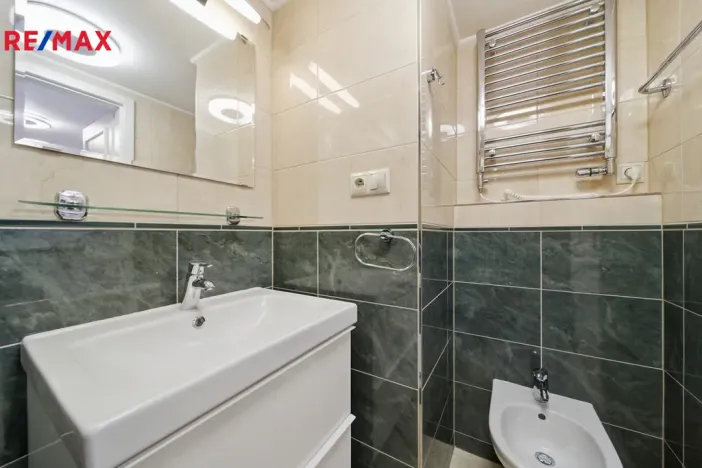 Prodej bytu 2+kk, Karlovy Vary, Krále Jiřího, 49 m2