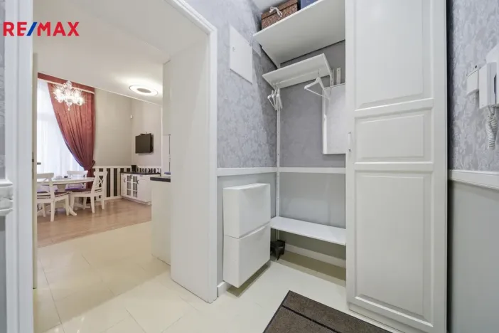 Prodej bytu 2+kk, Karlovy Vary, Krále Jiřího, 49 m2