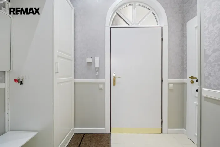 Prodej bytu 2+kk, Karlovy Vary, Krále Jiřího, 49 m2