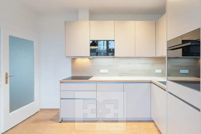 Pronájem bytu 3+1, Praha - Libeň, Na stráži, 110 m2