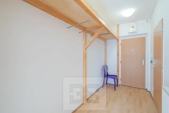 Pronájem bytu 1+kk, Praha - Kbely, Herlíkovická, 30 m2