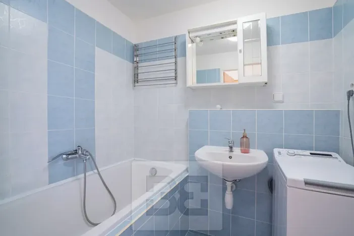 Pronájem bytu 1+kk, Praha - Kbely, Herlíkovická, 30 m2