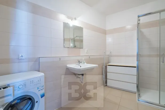 Pronájem bytu 1+kk, Praha - Černý Most, Rudolfa Holeky, 38 m2