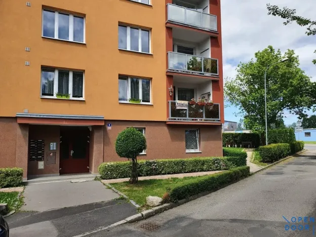 Prodej bytu 2+1, Karlovy Vary, Ostrovská, 58 m2