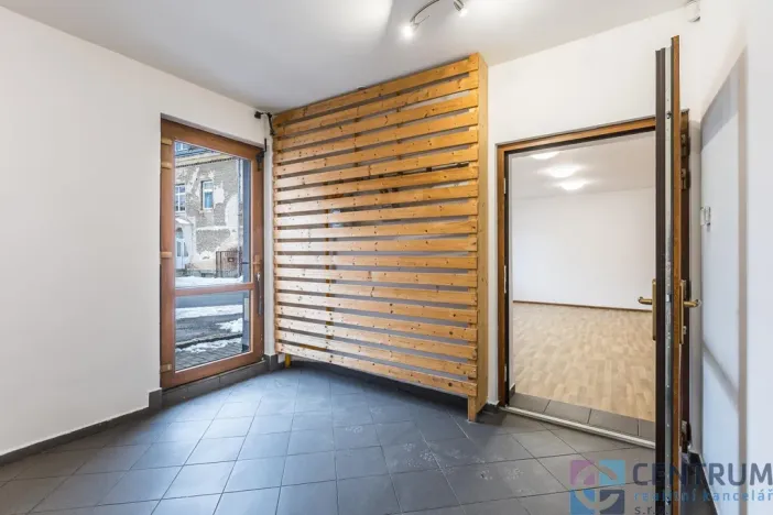 Pronájem obchodního prostoru, Jablonec nad Nisou, Pražská, 323 m2