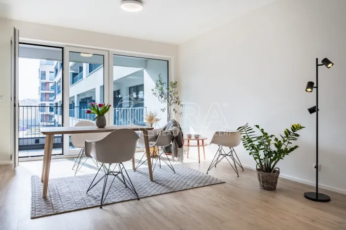 Pronájem bytu 1+kk, Praha - Hloubětín, Poděbradská, 39 m2