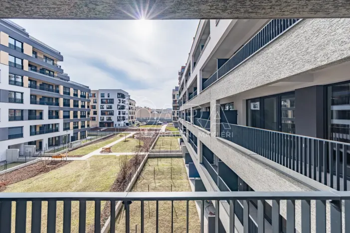 Pronájem bytu 1+kk, Praha - Hloubětín, Poděbradská, 39 m2