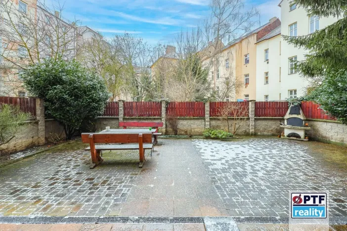 Pronájem obchodního prostoru, Plzeň, Na Roudné, 43 m2