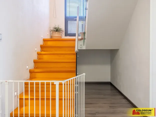 Prodej rodinného domu, Zbraslav, 460 m2