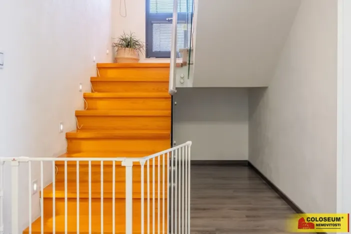 Prodej rodinného domu, Zbraslav, 460 m2
