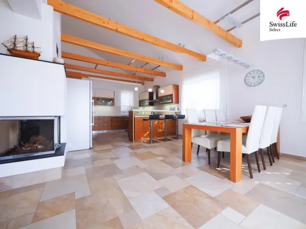 Prodej rodinného domu, Křídla, 250 m2