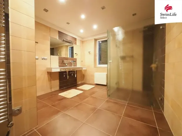 Prodej rodinného domu, Křídla, 250 m2