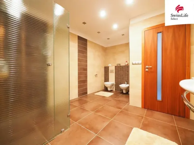 Prodej rodinného domu, Křídla, 250 m2