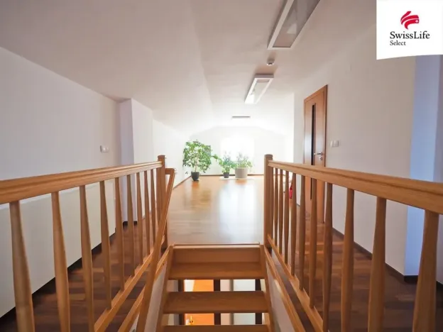 Prodej rodinného domu, Křídla, 250 m2