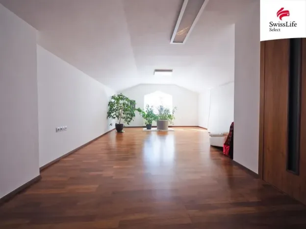 Prodej rodinného domu, Křídla, 250 m2