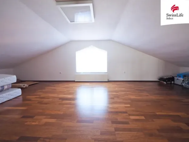 Prodej rodinného domu, Křídla, 250 m2