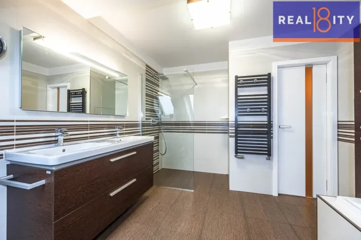 Prodej bytu 4+kk, Praha, Semilská, 139 m2