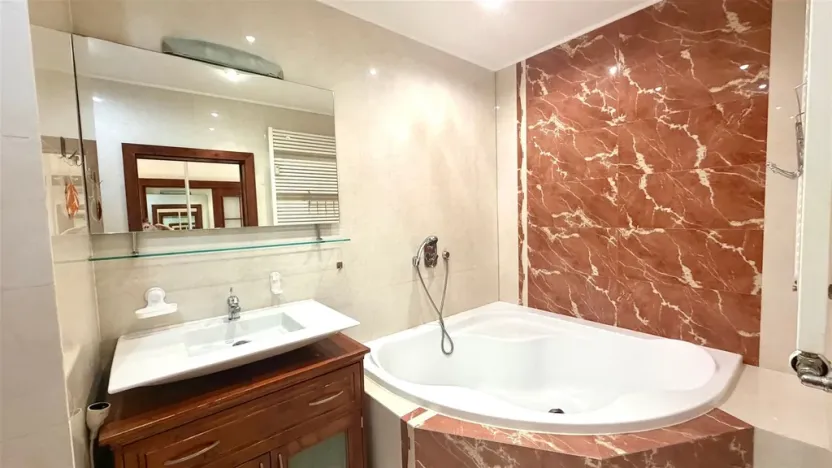 Pronájem bytu 2+1, Cheb, Jakubská, 50 m2