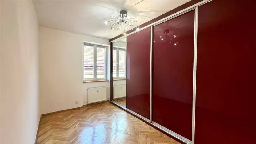 Pronájem bytu 2+1, Cheb, Jakubská, 50 m2