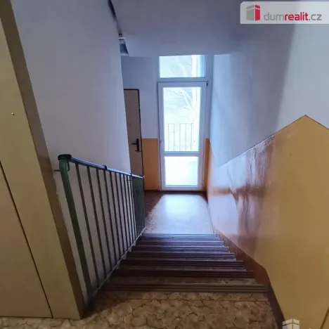 Pronájem bytu 1+1, Děčín - Děčín III-Staré Město, Jezdecká, 36 m2