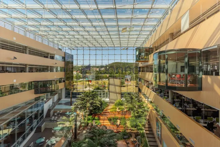 Pronájem kanceláře, Praha, Mezi vodami, 1365 m2