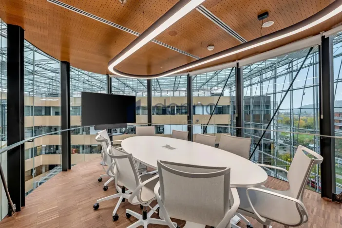 Pronájem kanceláře, Praha, Mezi vodami, 1365 m2