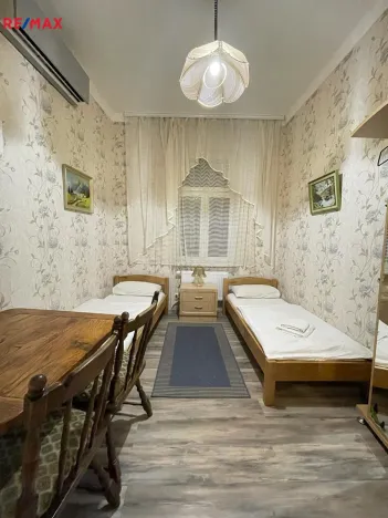 Prodej bytu 1+1, Karlovy Vary, Bulharská, 43 m2