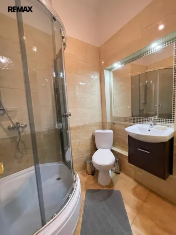 Prodej bytu 1+1, Karlovy Vary, Bulharská, 43 m2