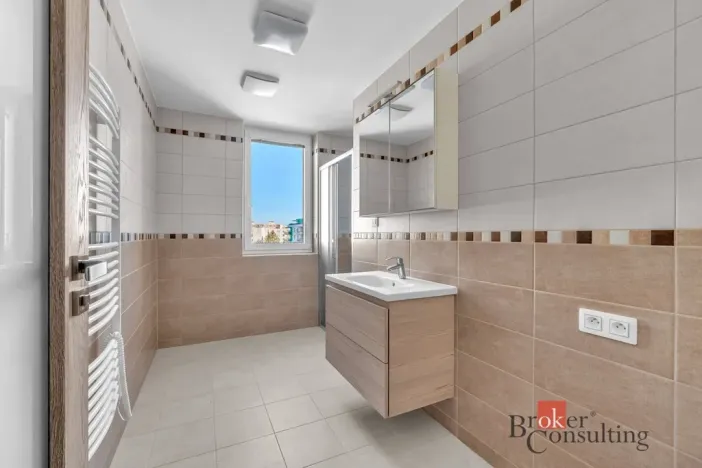 Pronájem bytu 2+kk, Hradec Králové - Třebeš, Pod Svahem, 64 m2