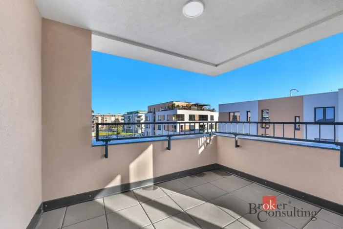 Pronájem bytu 2+kk, Hradec Králové - Třebeš, Pod Svahem, 64 m2