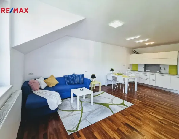 Pronájem bytu 4+kk, Praha - Hrdlořezy, Hrdlořezská, 99 m2