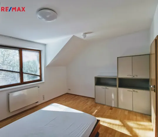 Pronájem bytu 4+kk, Praha - Hrdlořezy, Hrdlořezská, 99 m2