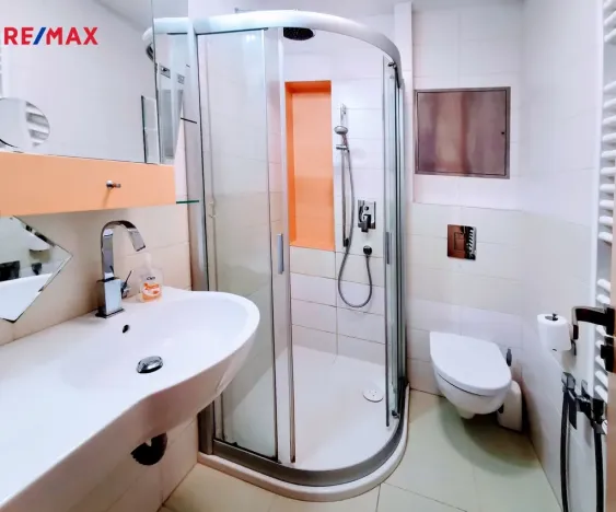 Pronájem bytu 4+kk, Praha - Hrdlořezy, Hrdlořezská, 99 m2