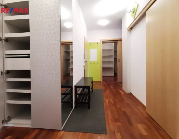 Pronájem bytu 4+kk, Praha - Hrdlořezy, Hrdlořezská, 99 m2