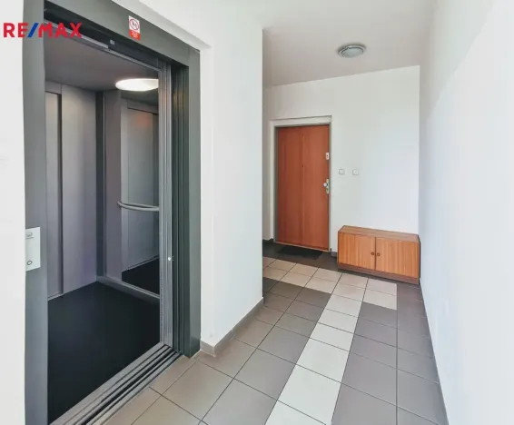 Pronájem bytu 4+kk, Praha - Hrdlořezy, Hrdlořezská, 99 m2